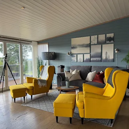 Modern With Panoramic Views